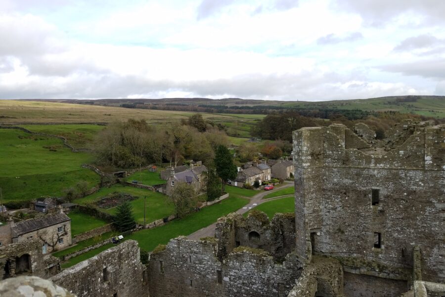 Yorkshire Dales – Bolton Castle, Wensleydale Cheese, Harddraw Force