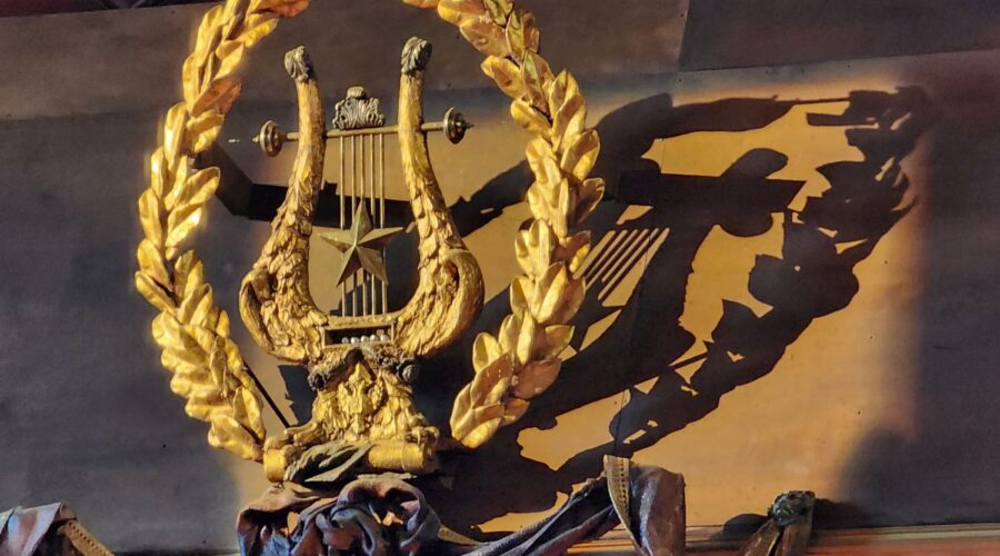 The lyre and star, the logo of Festival Hill